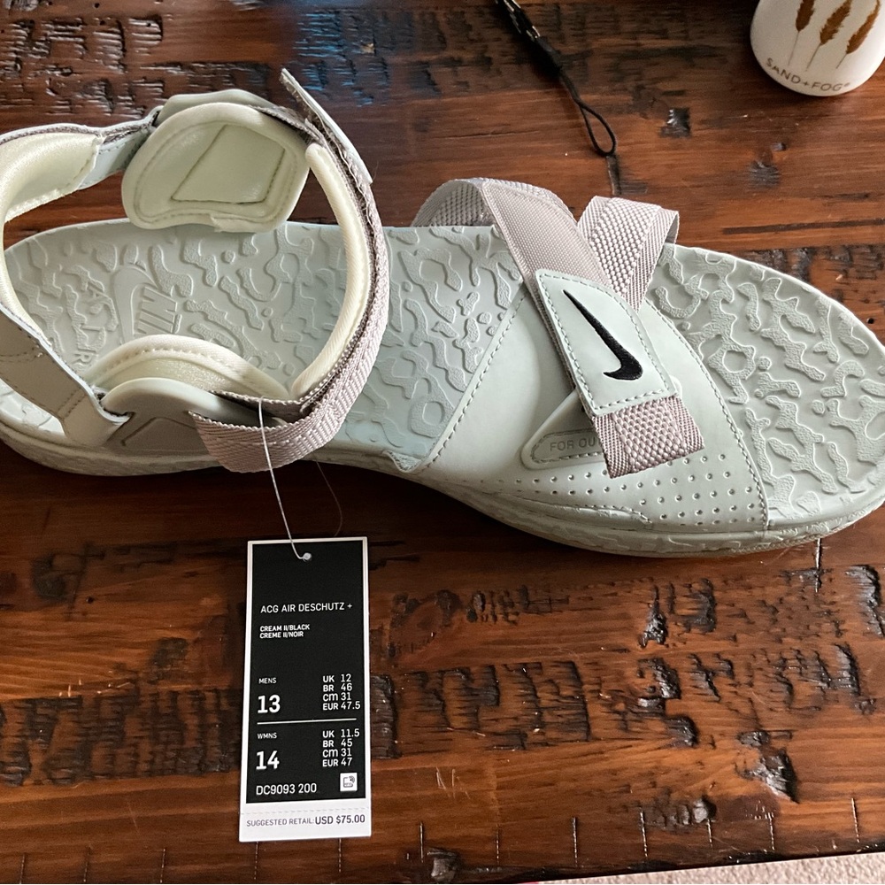 Nike ACG Air Deschutz+ in Cream and Black, NWT